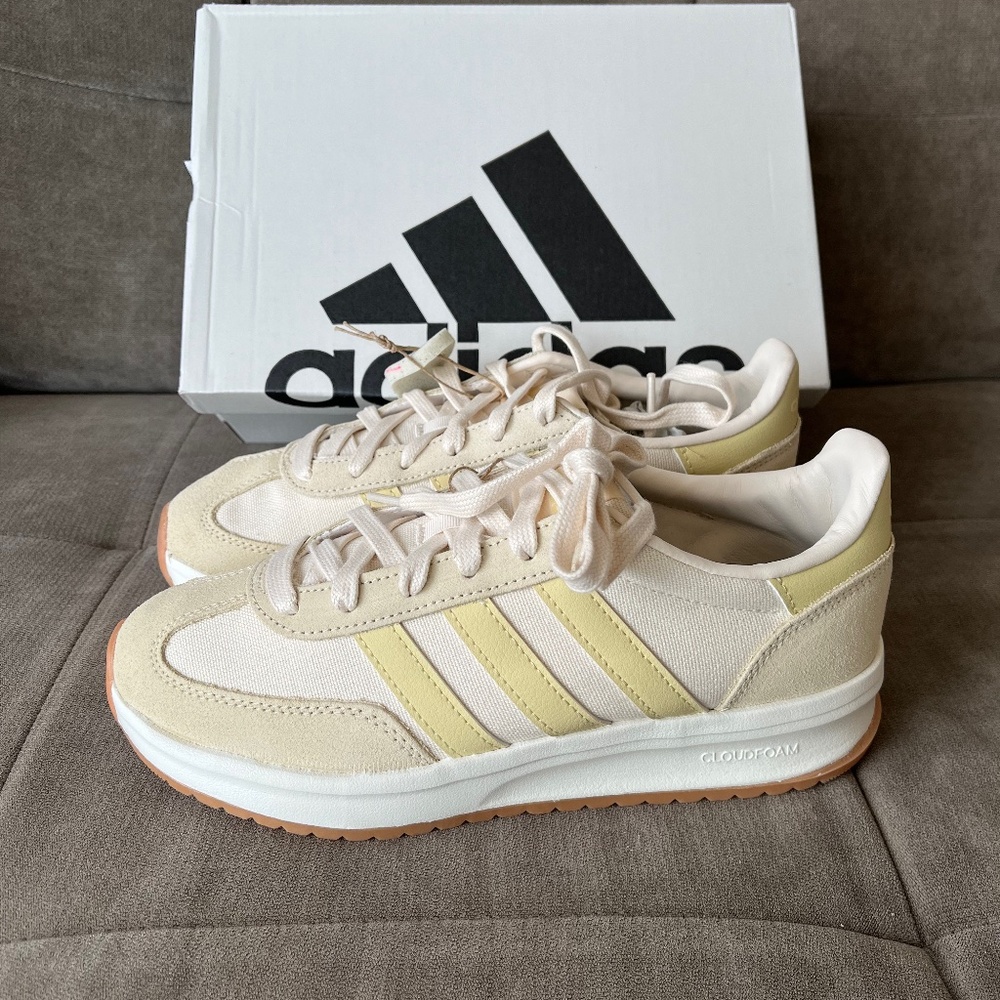 adidas Women’s Sneakers in Cream and Pale Yellow
